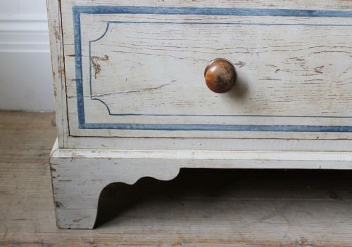 19TH CENTURY CHEST OF DRAWERS - ADDITIONAL PHOTO 3