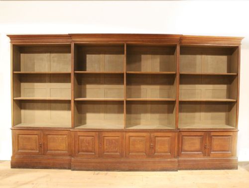 18th century style breakfront bookcase - CATEGORY: ANTIQUE BOOKCASES - DATED 1900
