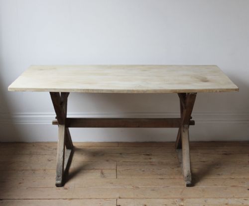 19th century pine table - CATEGORY: ANTIQUE TABLES - DATED 19TH CENTURY