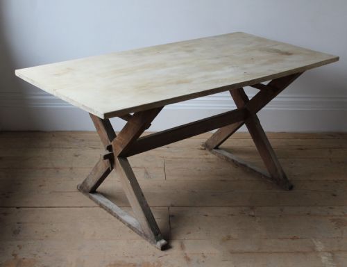 19TH CENTURY PINE TABLE - ADDITIONAL PHOTO 3