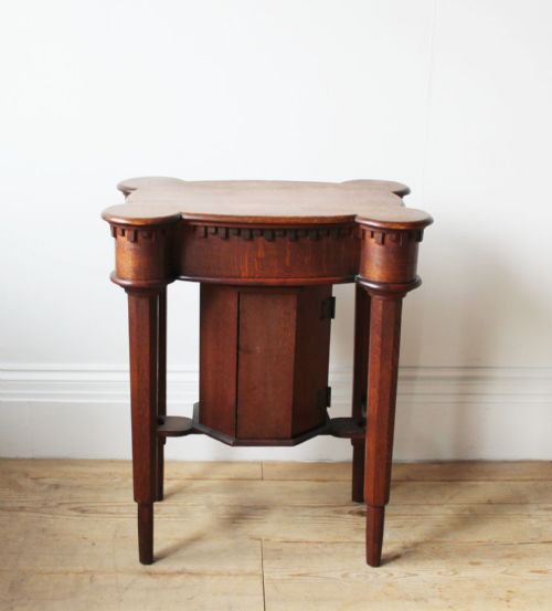ARTS AND CRAFTS OAK TABLE - ADDITIONAL PHOTO 1