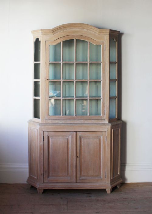 19th century dutch display cabinet - CATEGORY: ANTIQUE CABINETS - DATED 19TH CENTURY
