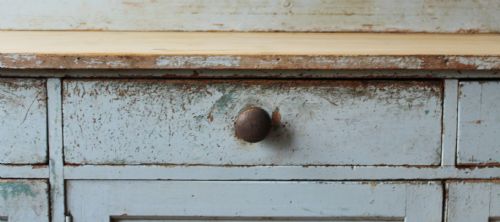 19TH CENTURY PAINTED PINE DRESSER BASE - ADDITIONAL PHOTO 4