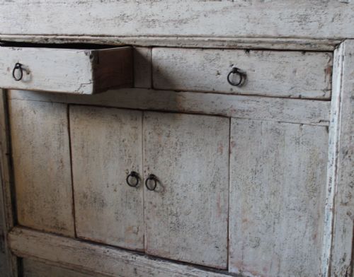 LARGE 19TH CENTURY DRESSER - ADDITIONAL PHOTO 3