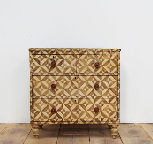 19th century chest of drawers - CATEGORY: ANTIQUE CHEST OF DRAWERS - DATED 19TH CENTURY