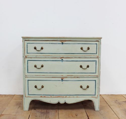19th century chest of drawers - CATEGORY: ANTIQUE CHEST OF DRAWERS - DATED 19TH CENTURY