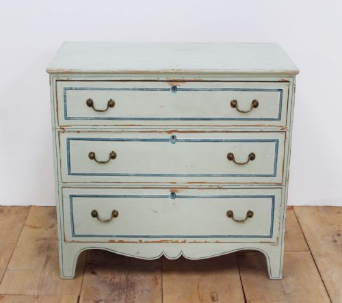 19TH CENTURY CHEST OF DRAWERS - ADDITIONAL PHOTO 1