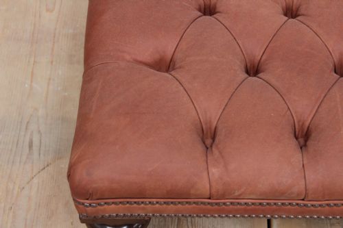 19TH CENTURY LEATHER OTTOMAN - ADDITIONAL PHOTO 3
