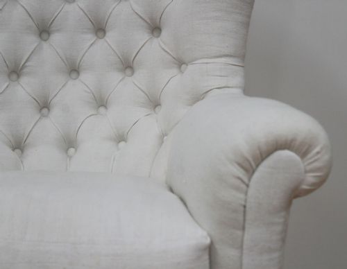 LARGE BUTTON BACK ARMCHAIR - ADDITIONAL PHOTO 1
