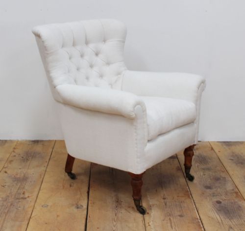 LARGE BUTTON BACK ARMCHAIR - ADDITIONAL PHOTO 2