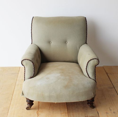 LARGE COUNTRY HOUSE CLUB CHAIR - ADDITIONAL PHOTO 1