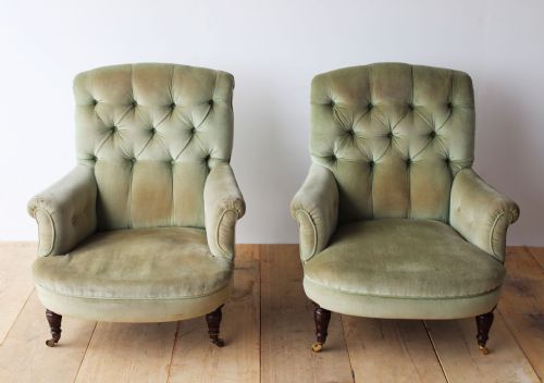 PAIR OF 19TH CENTURY BUTTON BACK ARMCHAIRS - ADDITIONAL PHOTO 1