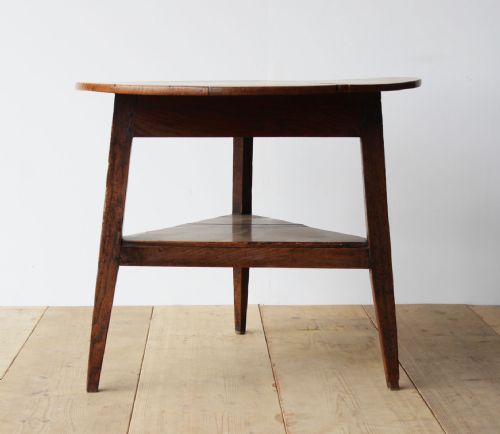 18th century cricket table - CATEGORY: ANTIQUE TABLES - DATED 18TH CENTURY