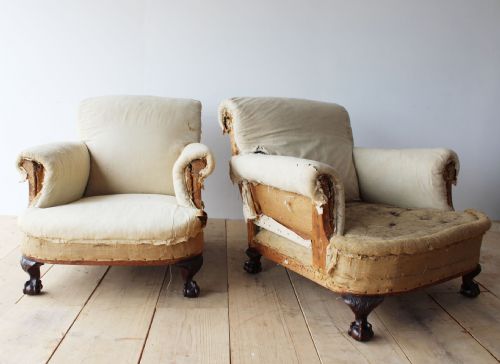 LARGE PAIR OF COUNTRY HOUSE ARMCHAIRS - ADDITIONAL PHOTO 2
