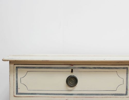19TH CENTURY CHEST OF DRAWERS - ADDITIONAL PHOTO 1