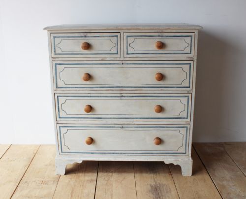 19th century chest of drawers - CATEGORY: ANTIQUE CHEST OF DRAWERS - DATED 19TH CENTURY