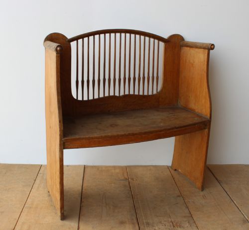 ARTS AND CRAFTS BENCH - ADDITIONAL PHOTO 1