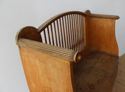 ARTS AND CRAFTS BENCH - ADDITIONAL PHOTO 2