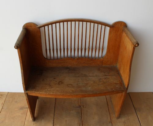 ARTS AND CRAFTS BENCH - ADDITIONAL PHOTO 3