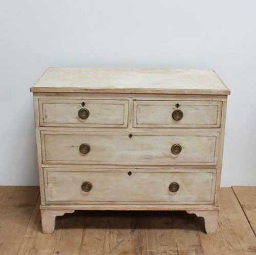 19TH CENTURY CHEST OF DRAWERS - ADDITIONAL PHOTO 1