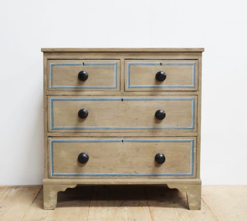19th century chest of drawers - CATEGORY: ANTIQUE CHEST OF DRAWERS - DATED 19TH CENTURY