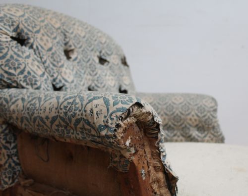 19TH CENTURY HOWARD AND SONS CHAIR - ADDITIONAL PHOTO 3