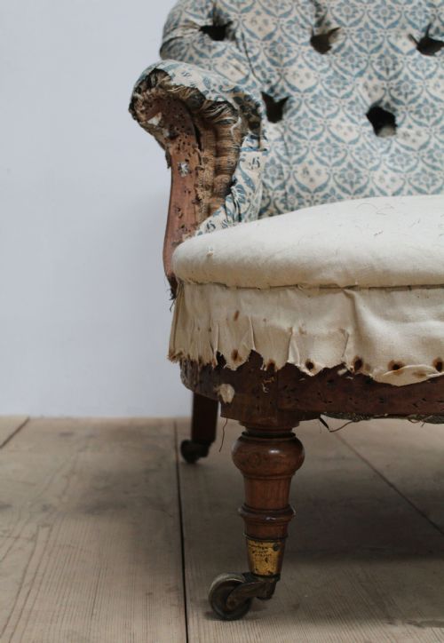 19TH CENTURY HOWARD AND SONS CHAIR - ADDITIONAL PHOTO 4