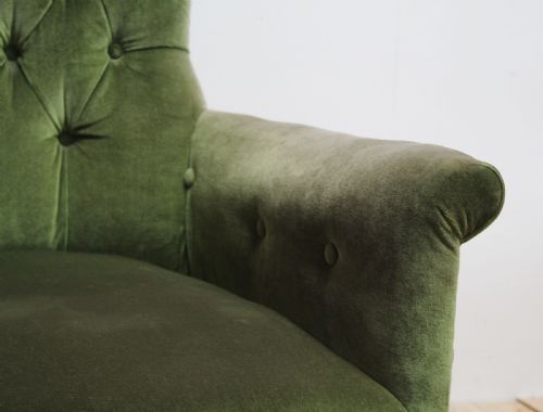 19TH CENTURY BUTTON BACK ARMCHAIR - ADDITIONAL PHOTO 1