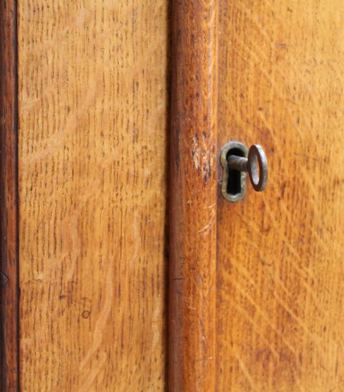 19TH CENTURY OAK BOOKCASE - ADDITIONAL PHOTO 1