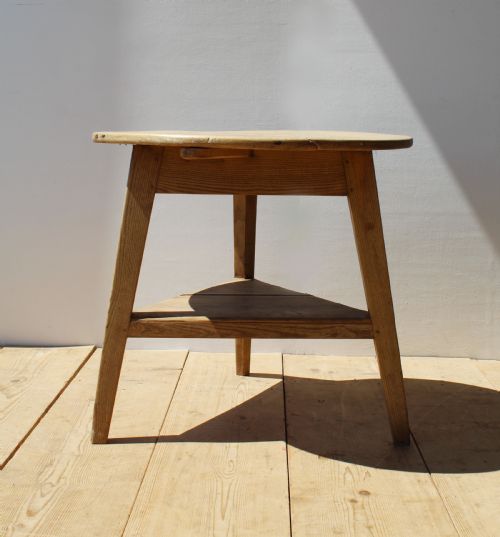 EARLY 19TH CENTURY CRICKET TABLE - ADDITIONAL PHOTO 1
