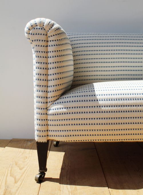 LATE 19TH CENTURY CHESTERFIELD SOFA - ADDITIONAL PHOTO 3