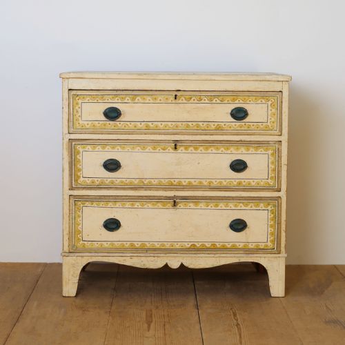 19th century chest of drawers - CATEGORY: ANTIQUE CHEST OF DRAWERS - DATED 19TH CENTURY