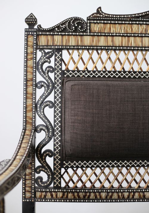 19TH CENTURY PORCUPINE SOFA - ADDITIONAL PHOTO 1