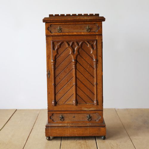 19th century gothic cabinet - CATEGORY: ANTIQUE CUPBOARDS - DATED 19TH CENTURY