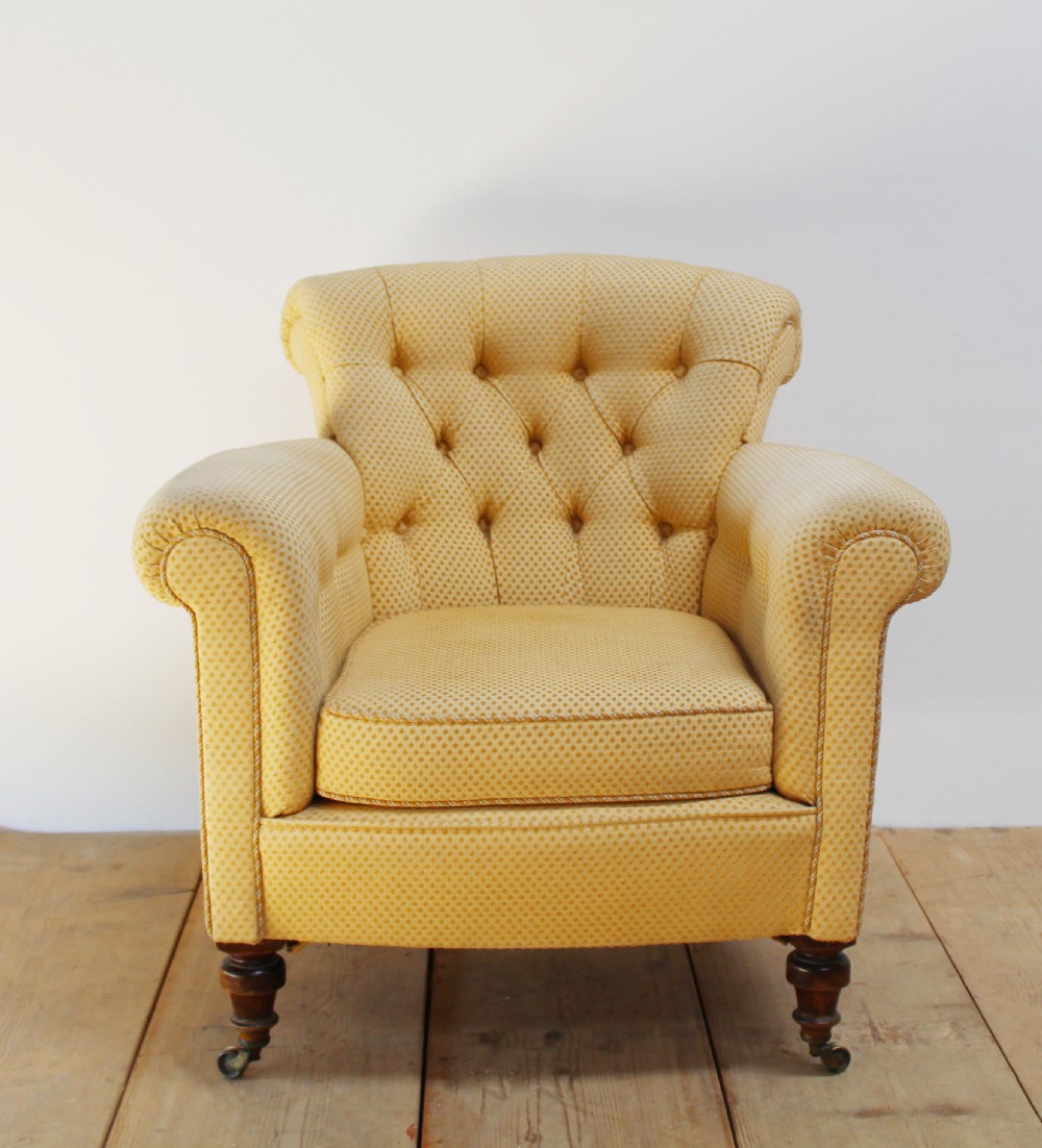 Woodstock Style Armchair
