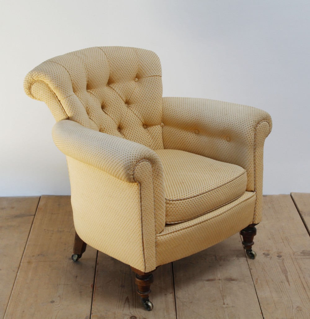 Woodstock Style Armchair View III