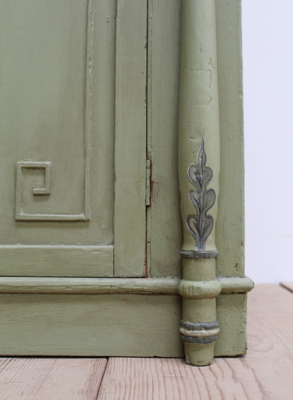 Regency Cabinet  View V