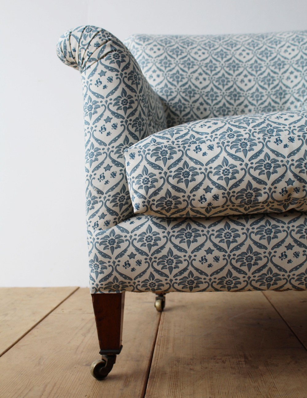 Howard and Sons Woodstock Armchair View II
