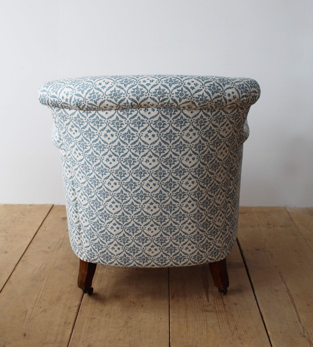 Howard and Sons Woodstock Armchair View V