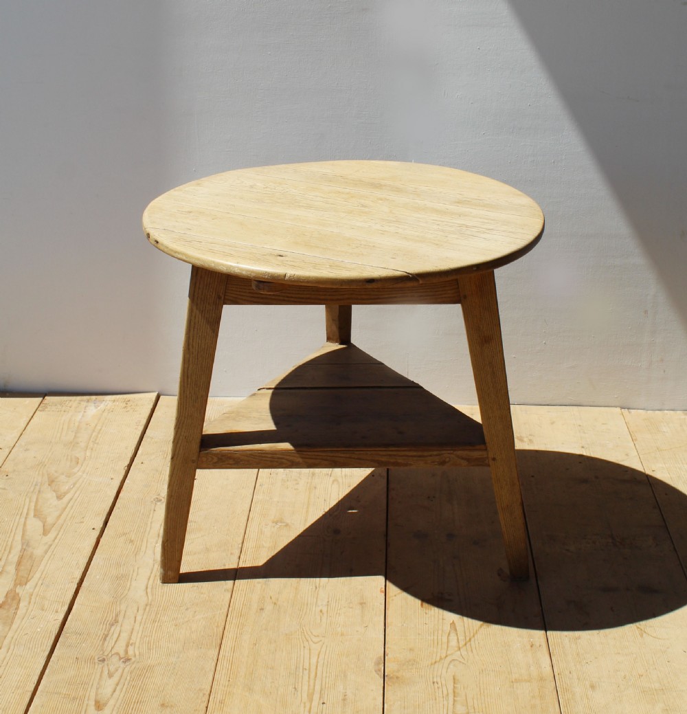 Early 19th Century Cricket Table 