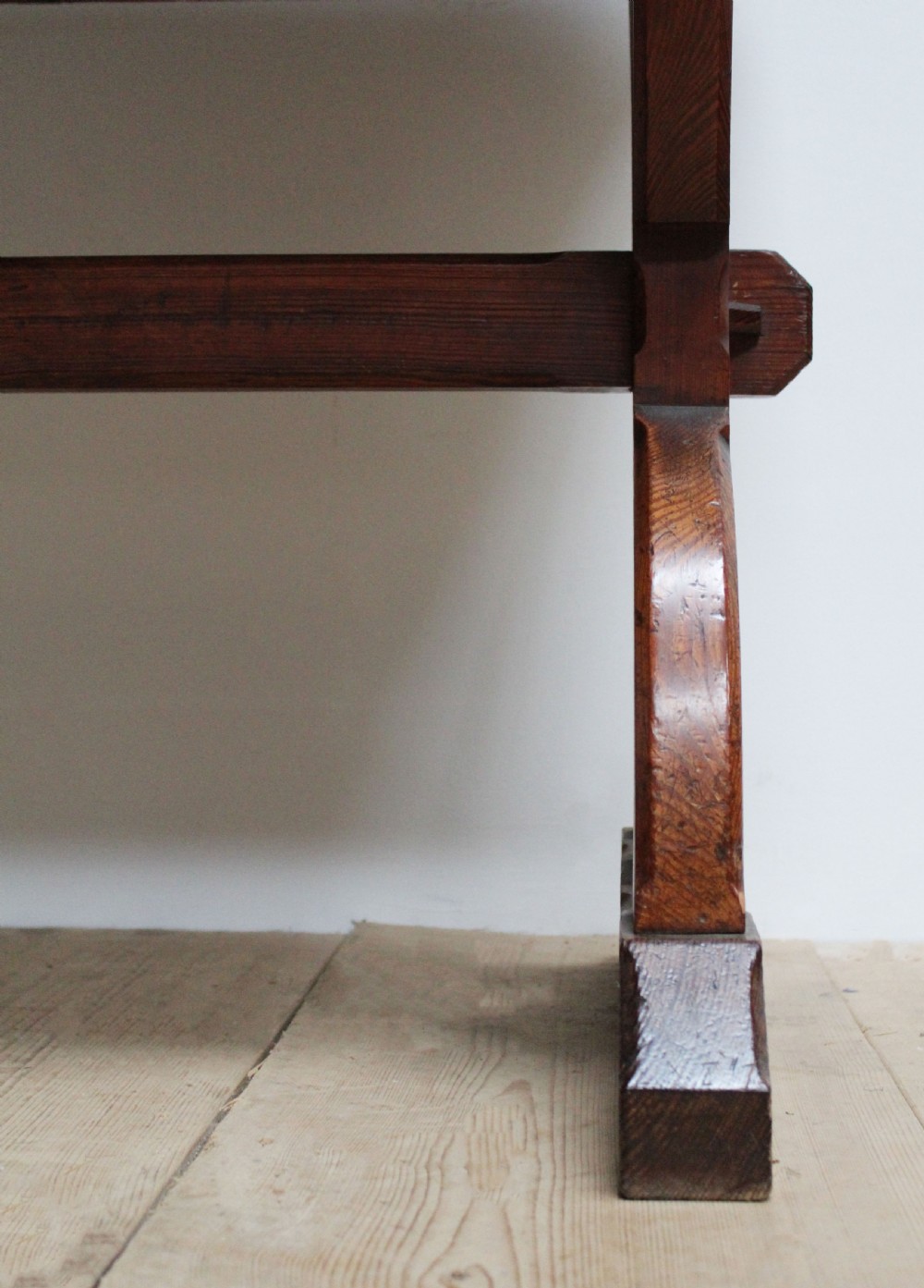 Reformed Gothic Table View V