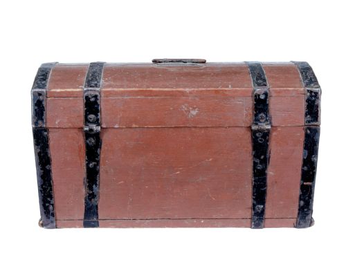 SMALL SCANDINAVIAN 19TH CENTURY PAINTED PINE DOME TOP BOX - ADDITIONAL PHOTO 3