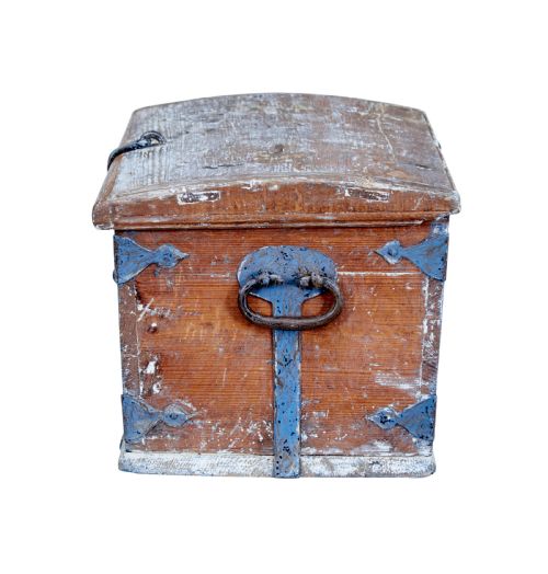 SMALL MID 19TH CENTURY SWEDISH PAINTED PINE STRONG BOX - ADDITIONAL PHOTO 6