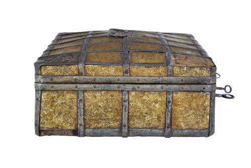 LATE 18TH CENTURY SCANDINAVIAN METAL BOUND BOX - ADDITIONAL PHOTO 4