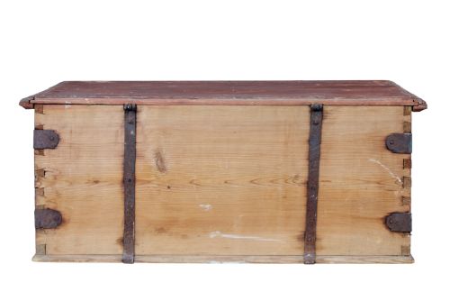 EARLY 19TH CENTURY PAINTED PINE BLANKET BOX - ADDITIONAL PHOTO 4