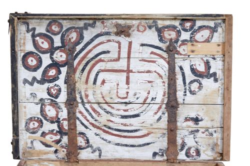 MID 18TH CENTURY SWEDISH PINE CHEST DECORATED WITH LABYRINTH - ADDITIONAL PHOTO 4