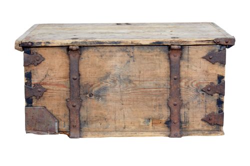 MID 18TH CENTURY SWEDISH PINE CHEST DECORATED WITH LABYRINTH - ADDITIONAL PHOTO 6