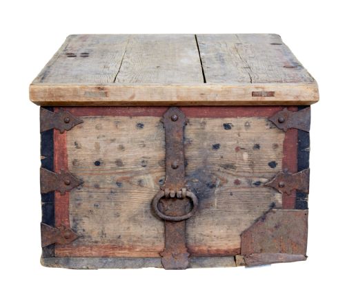 MID 18TH CENTURY SWEDISH PINE CHEST DECORATED WITH LABYRINTH - ADDITIONAL PHOTO 7
