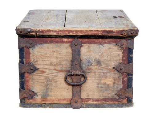 MID 18TH CENTURY SWEDISH PINE CHEST DECORATED WITH LABYRINTH - ADDITIONAL PHOTO 8