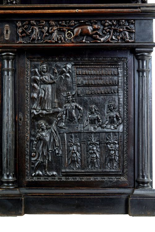 LARGE 19TH CENTURY FLEMISH CARVED OAK CABINET - ADDITIONAL PHOTO 7